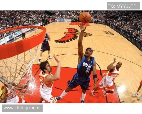 老鹰队力克小牛，杨宝石表现出色